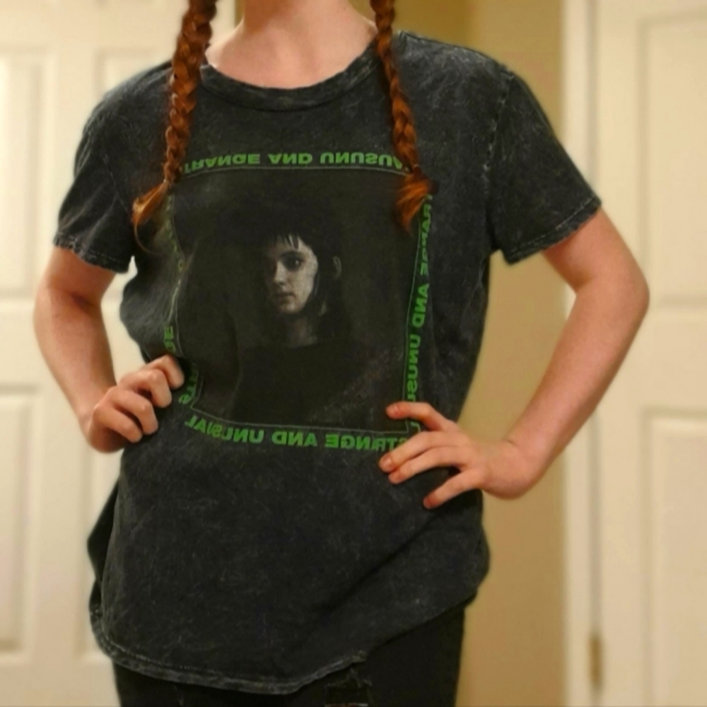 Beetlejuice "Strange and Unusual" medium gray t-shirt